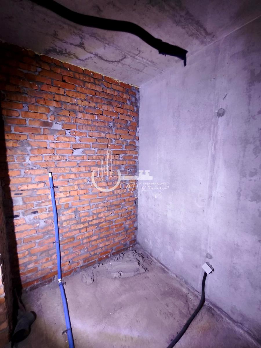 1867078284364444