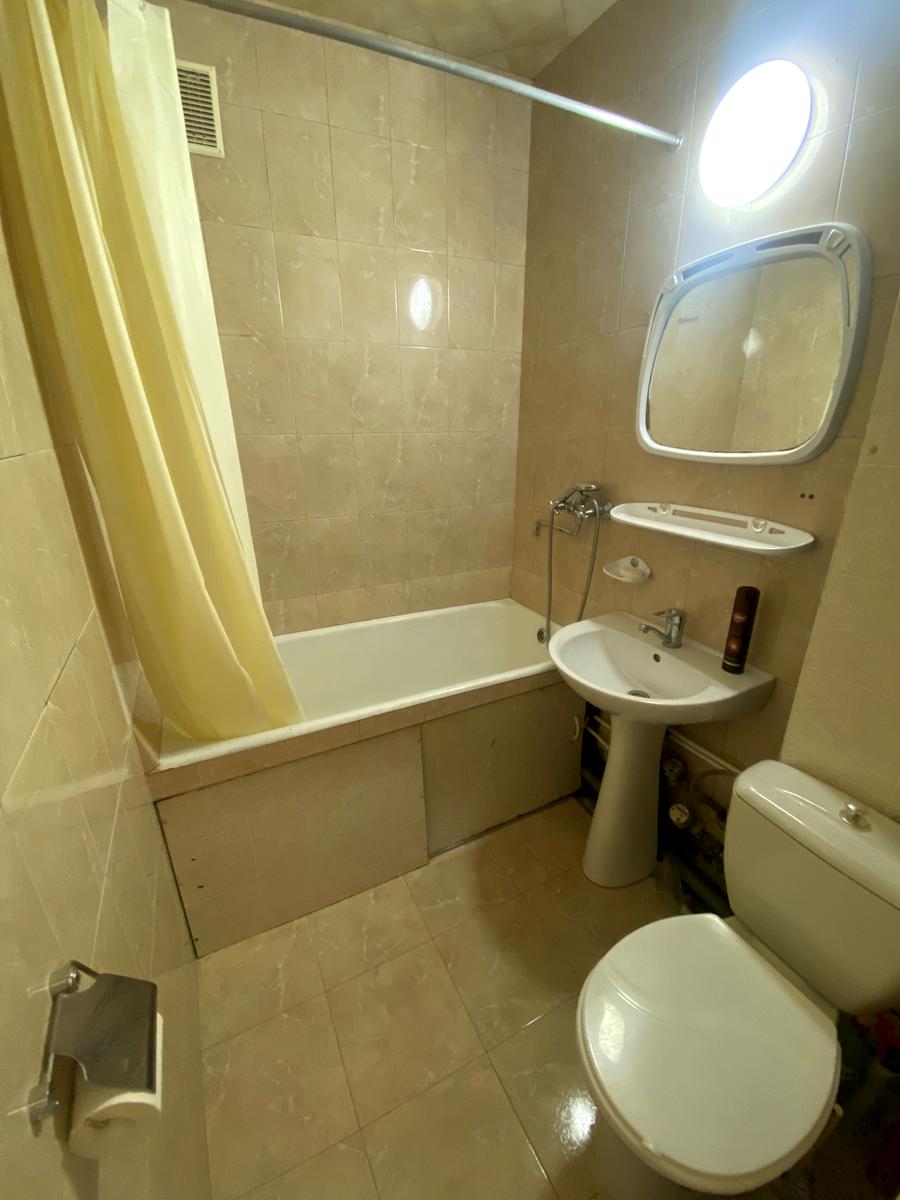 1867087259246083