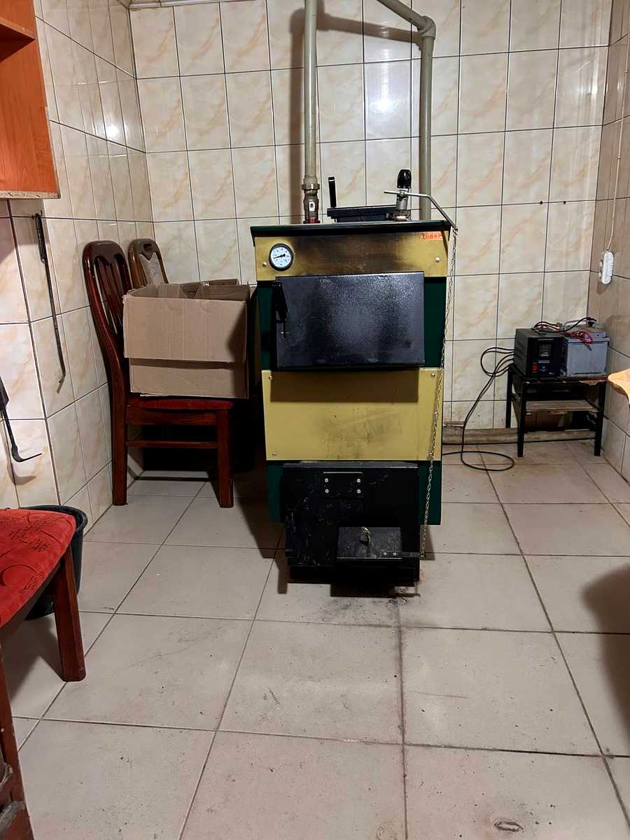 1867087806616948