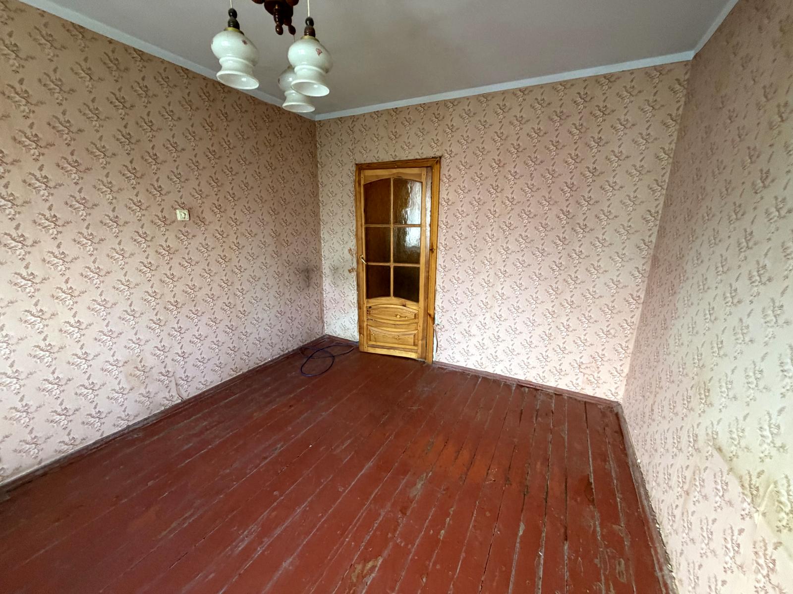 1867097143437893