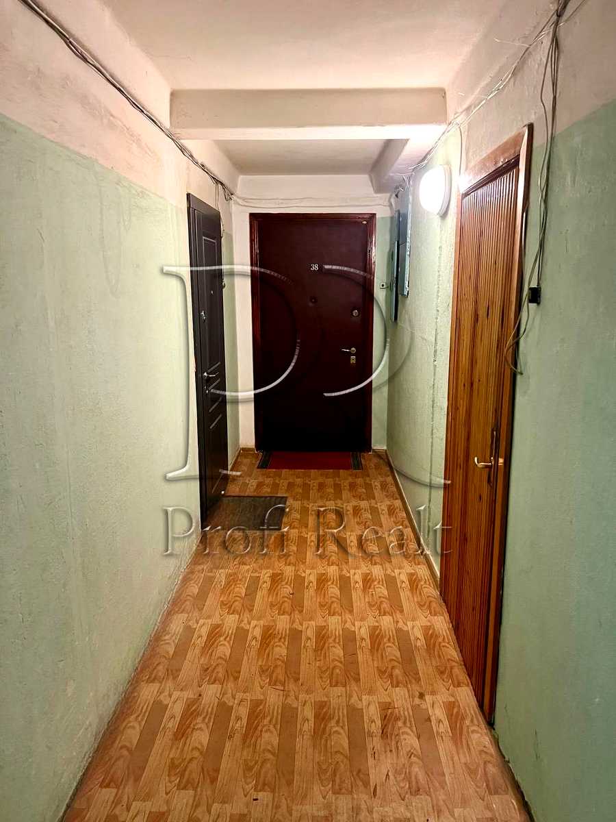 1867145861510677