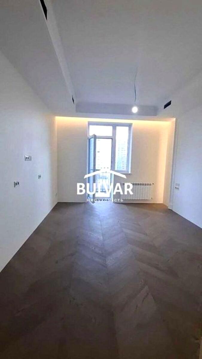 1867153150915452