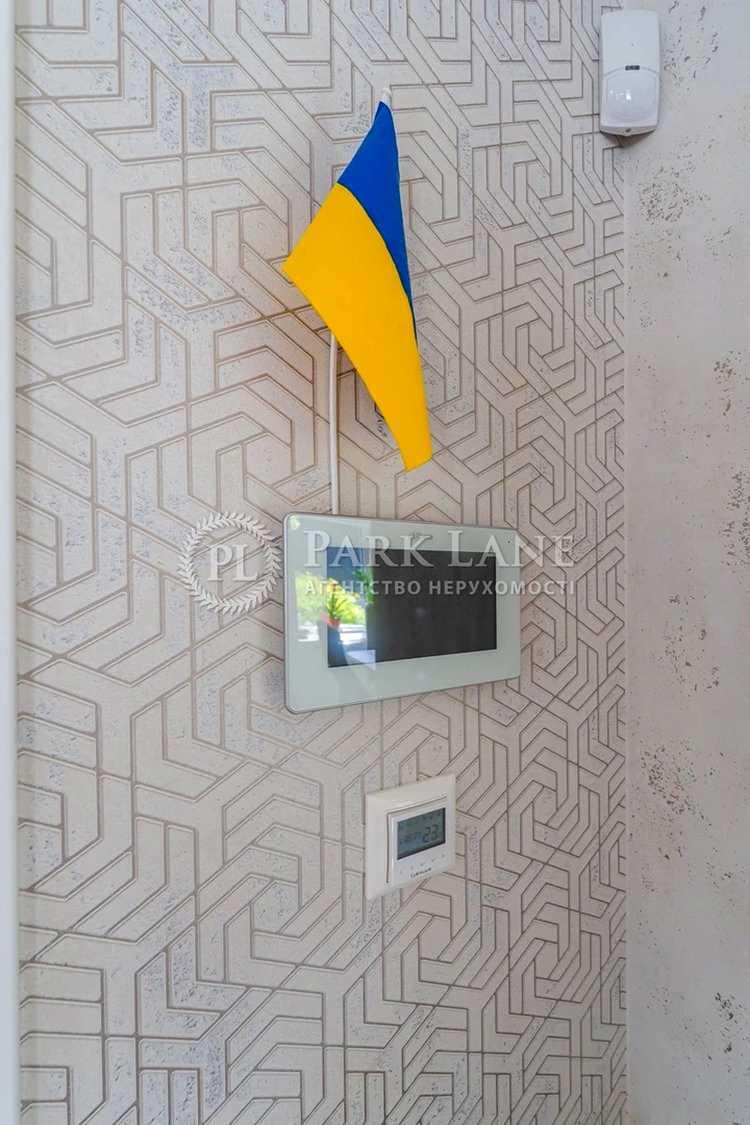 1867153622613621