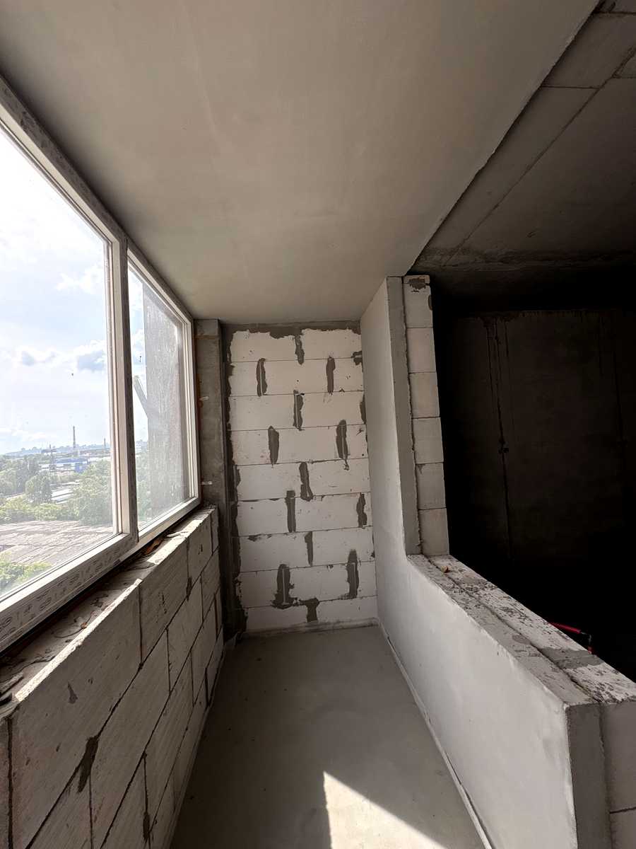 1867153724880937