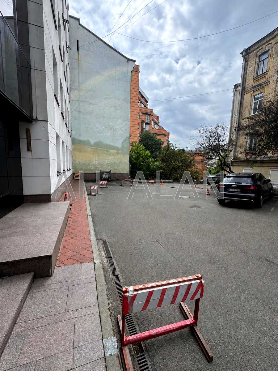 1867156367870155