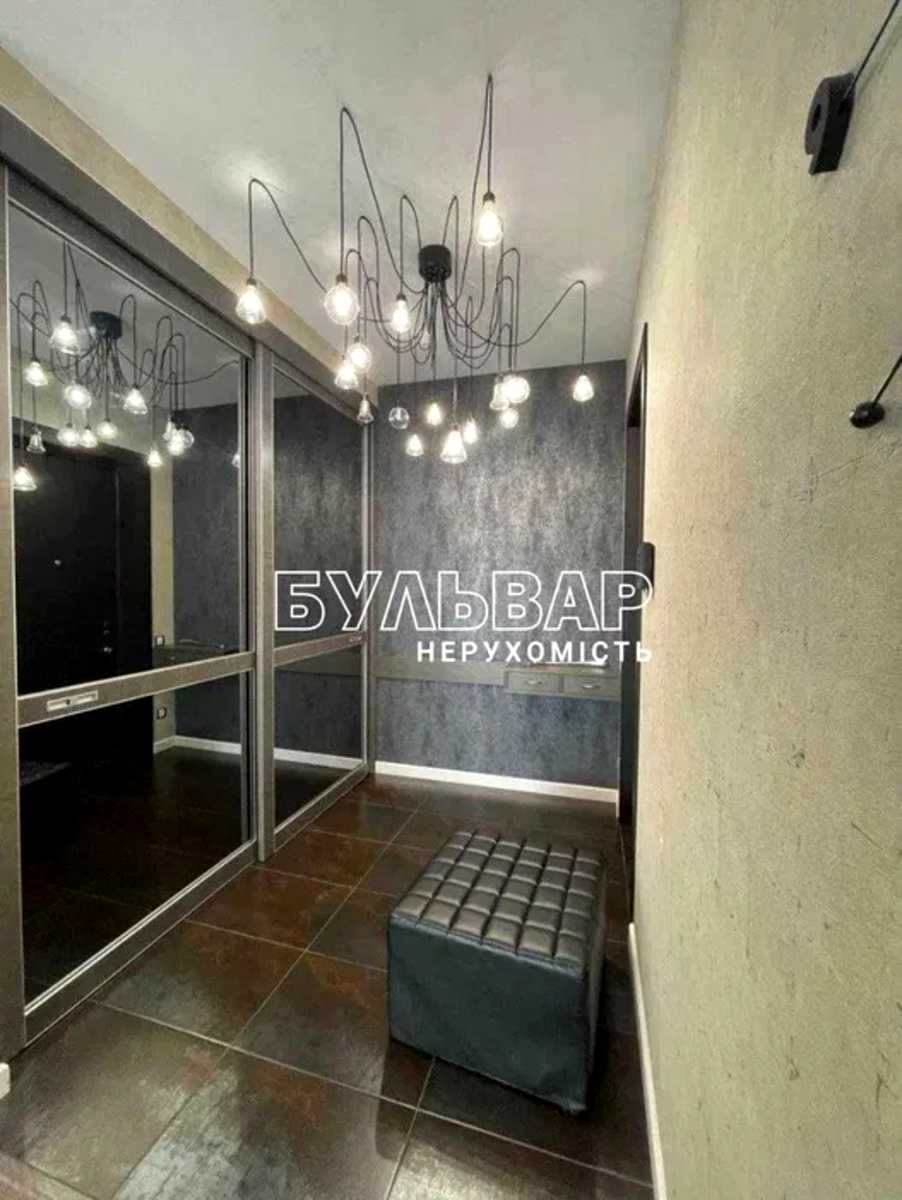 1867157343378225