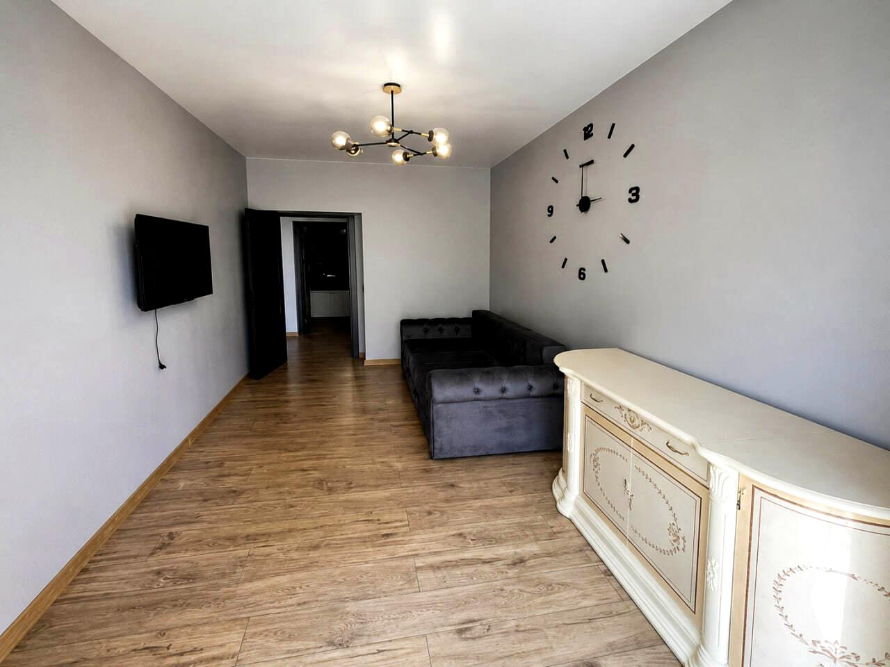 1867161177810938