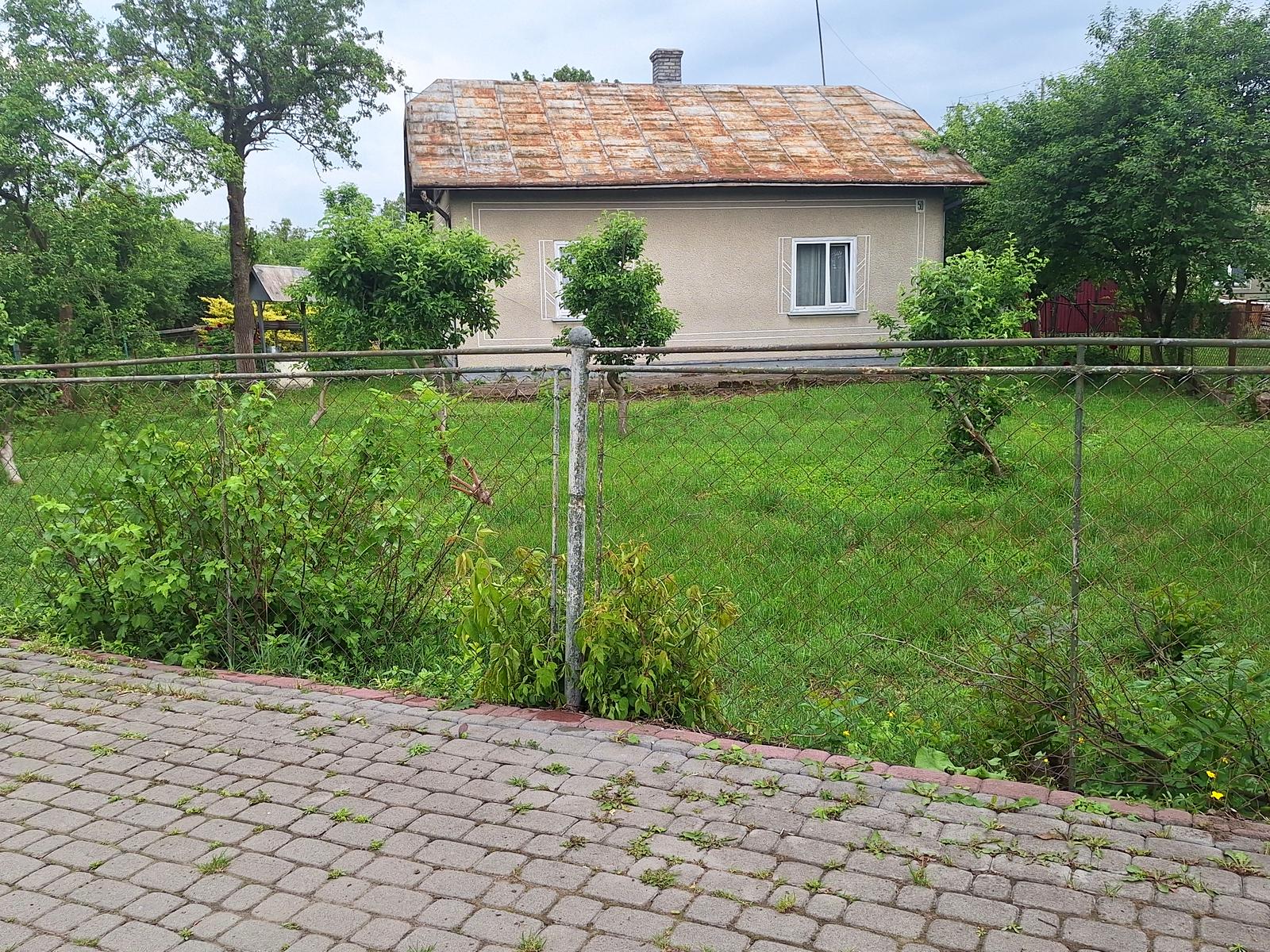 1867224641635828