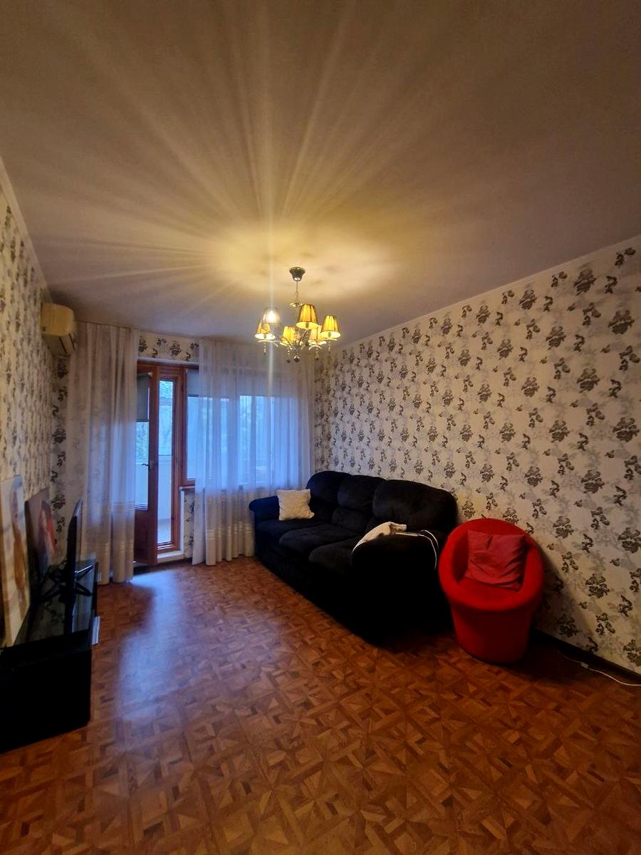 1867252033940729