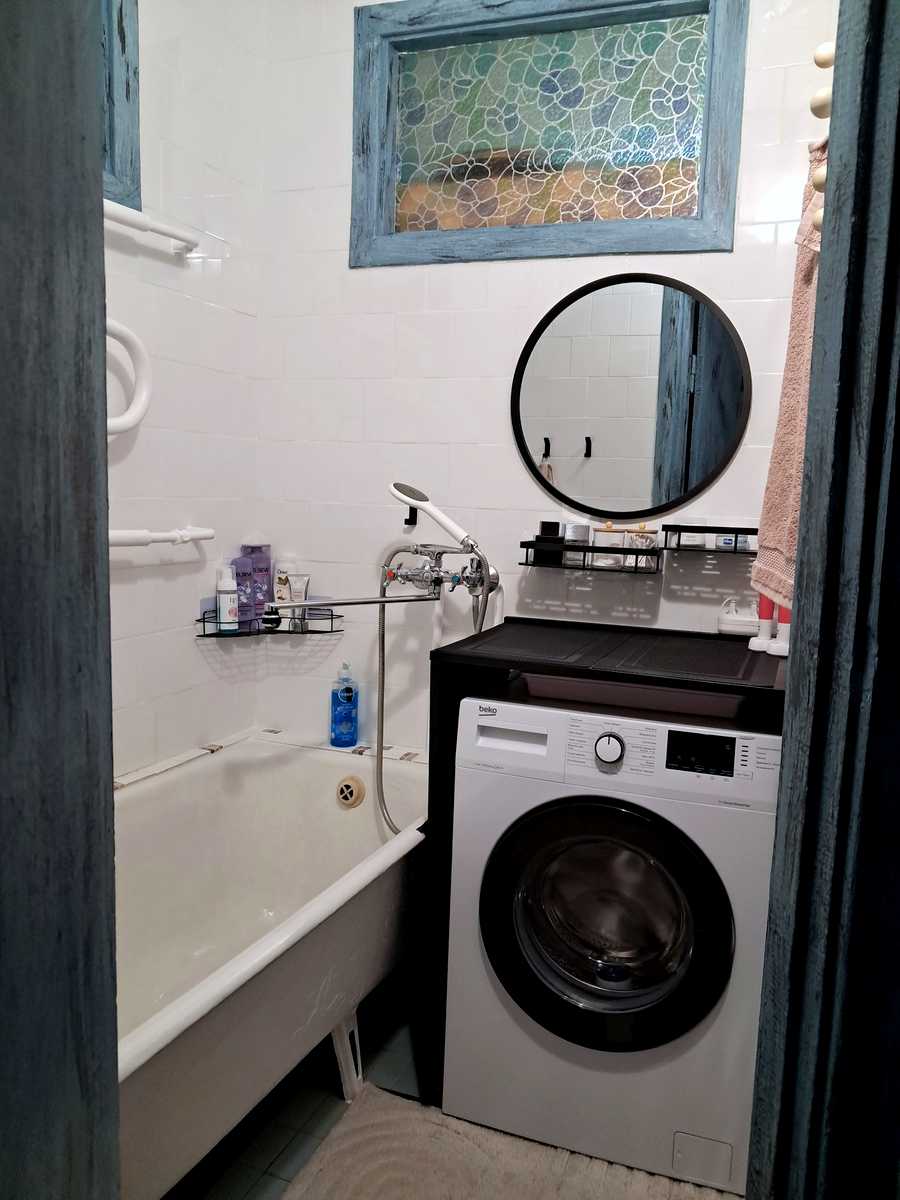 1867262767728063