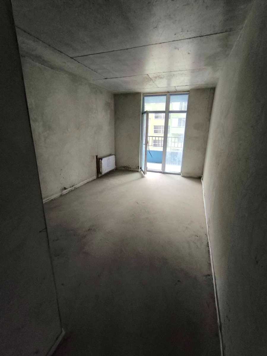 1867290918955332