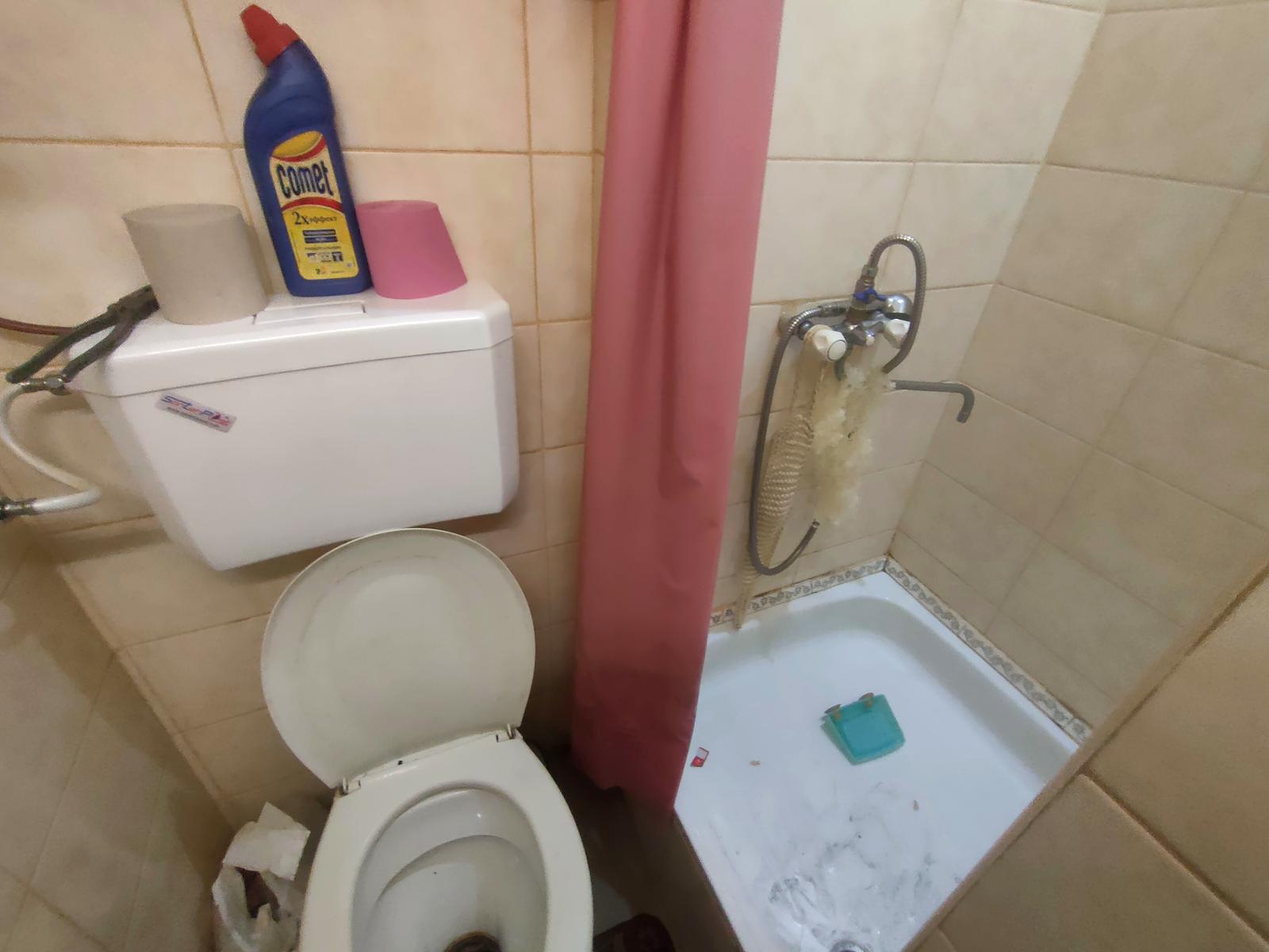 1867308469605468