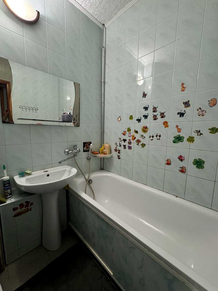 1867335756137106