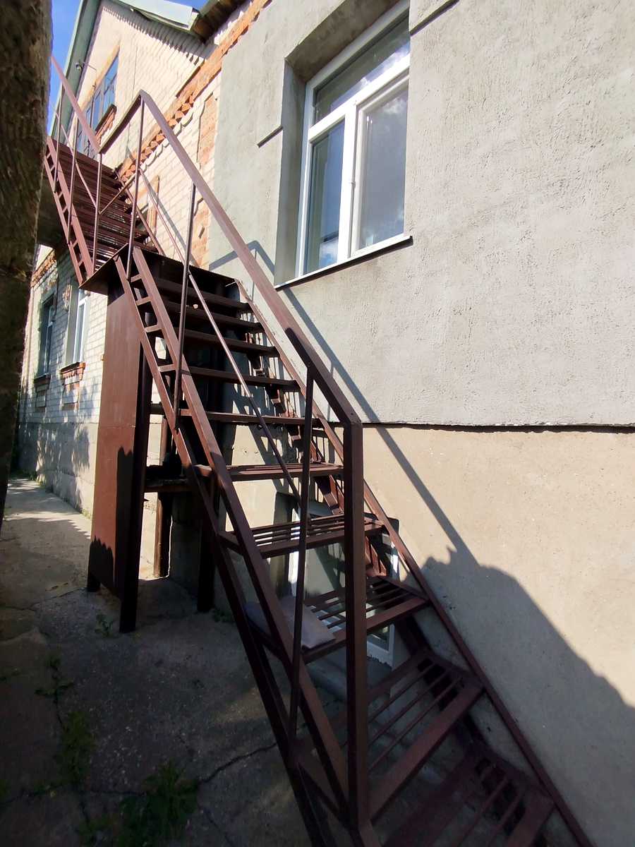 1867338350342173