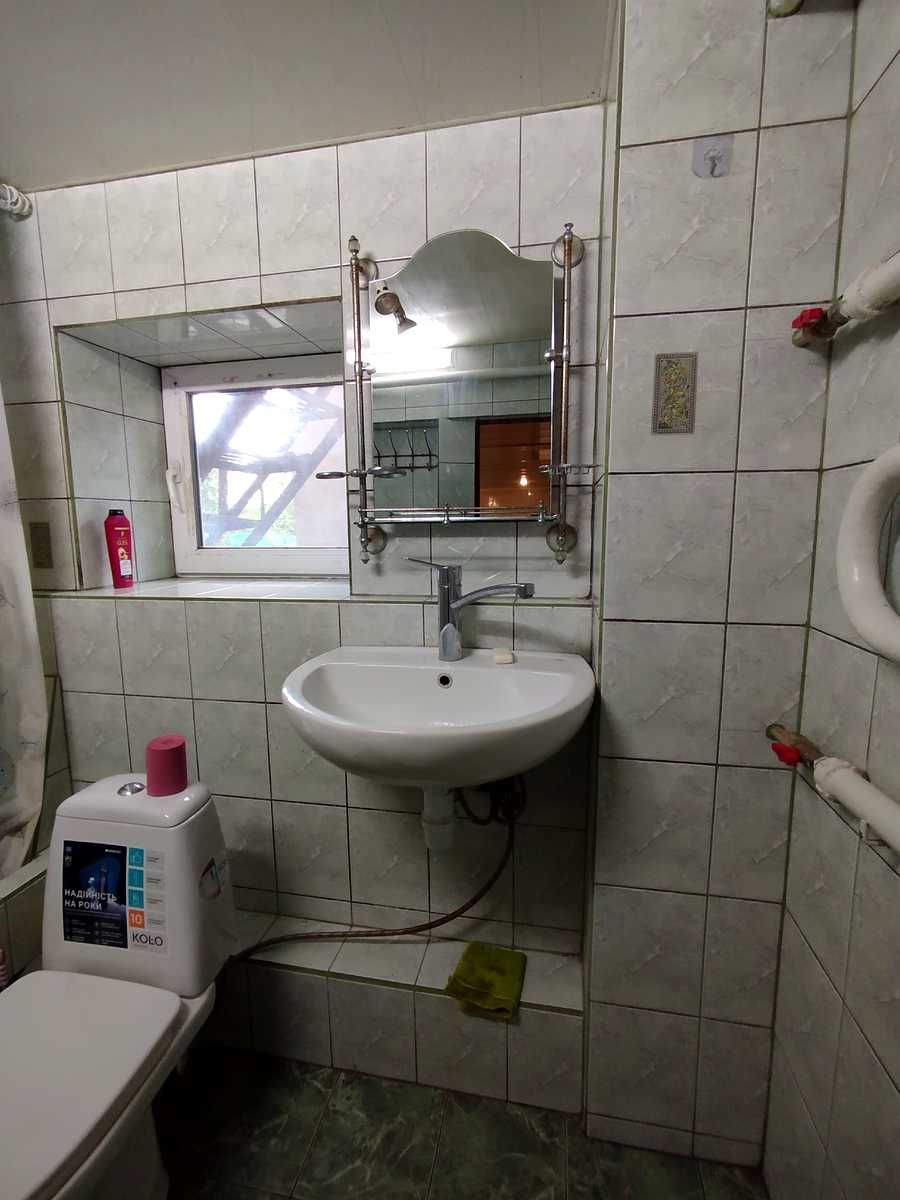 1867338355226853