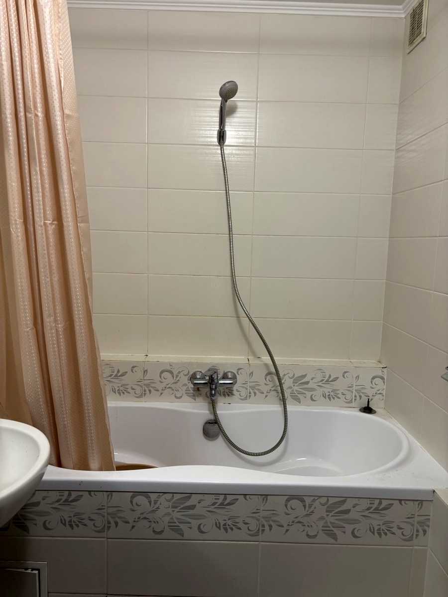 1867353783480484