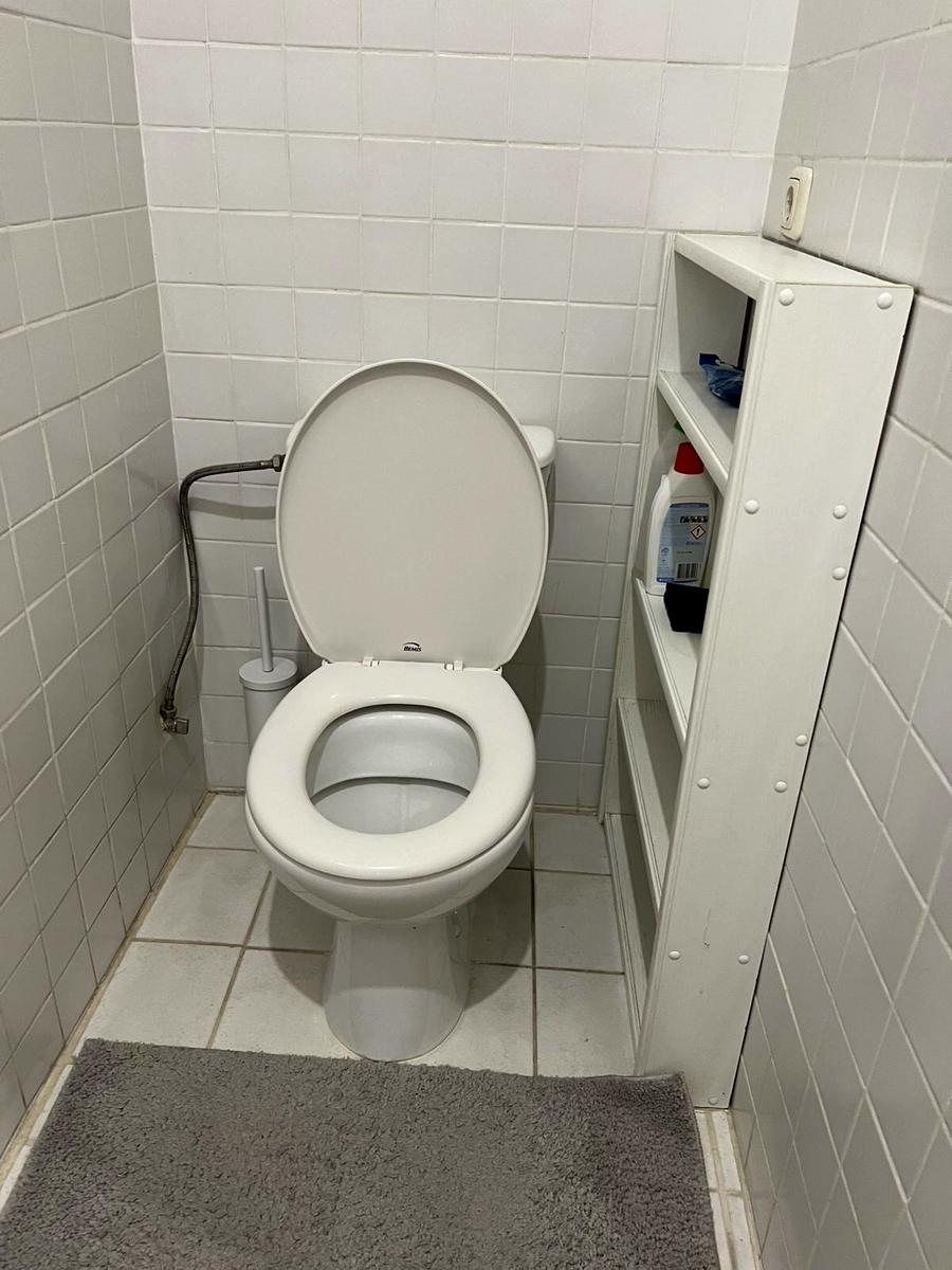 1867369509478216