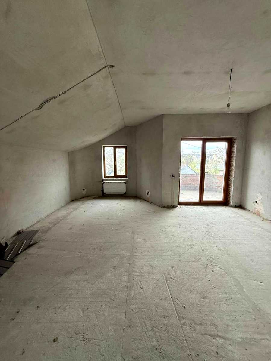 1867413632442495