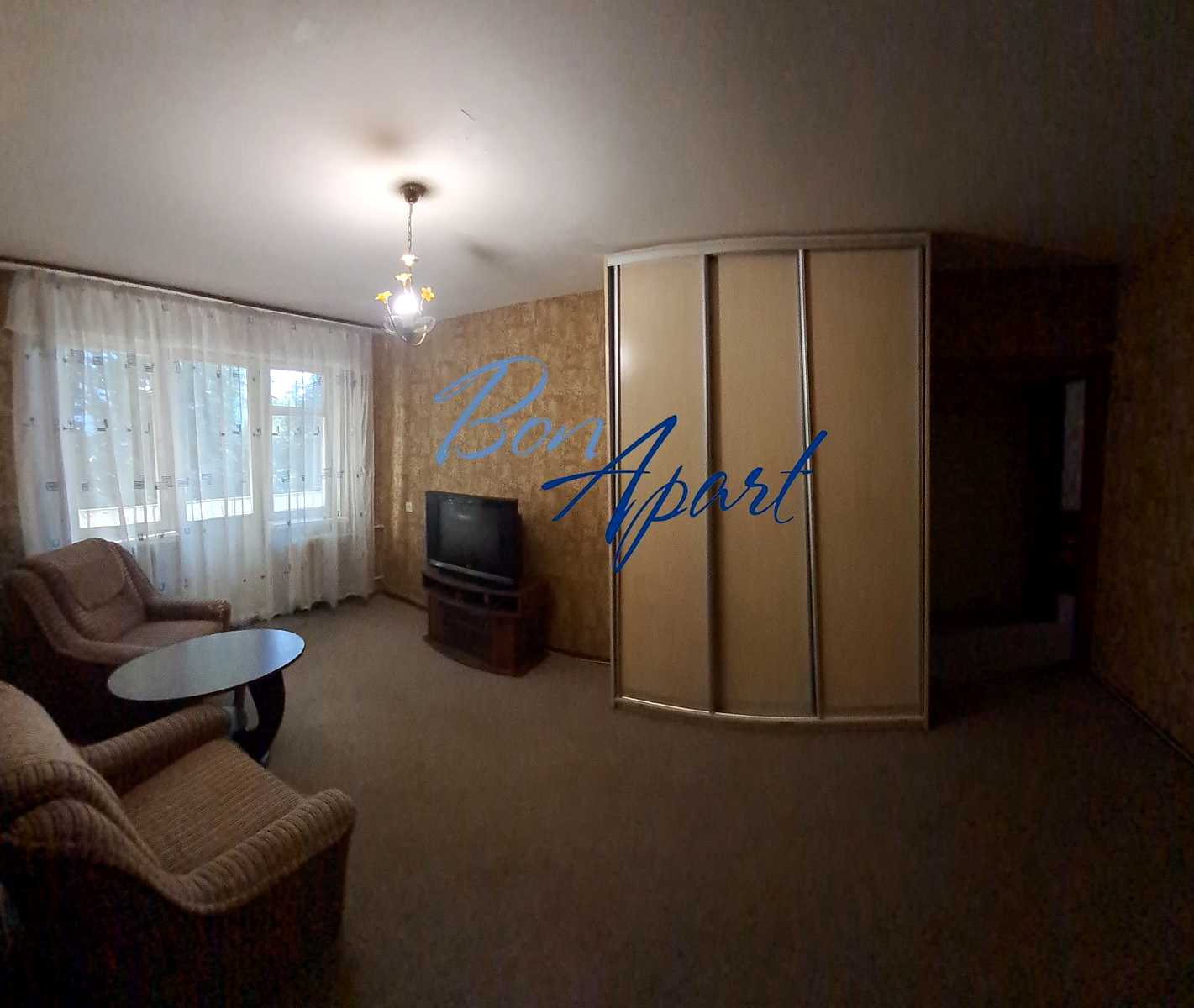 1867419579581256