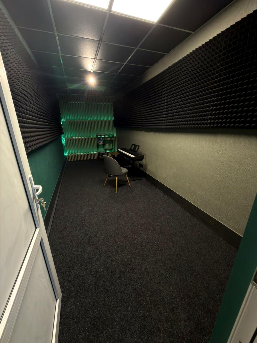 1867424729640495