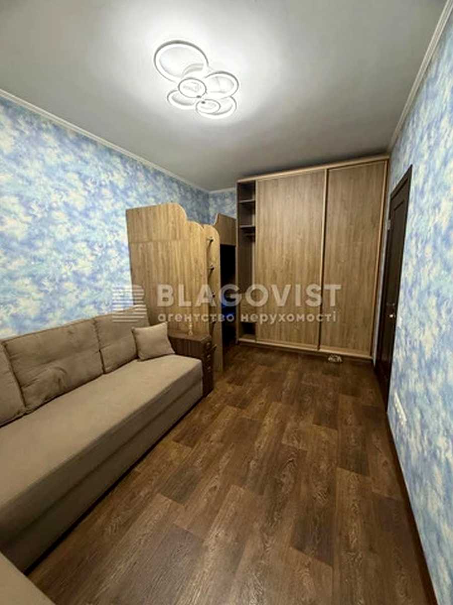 1867428435326301