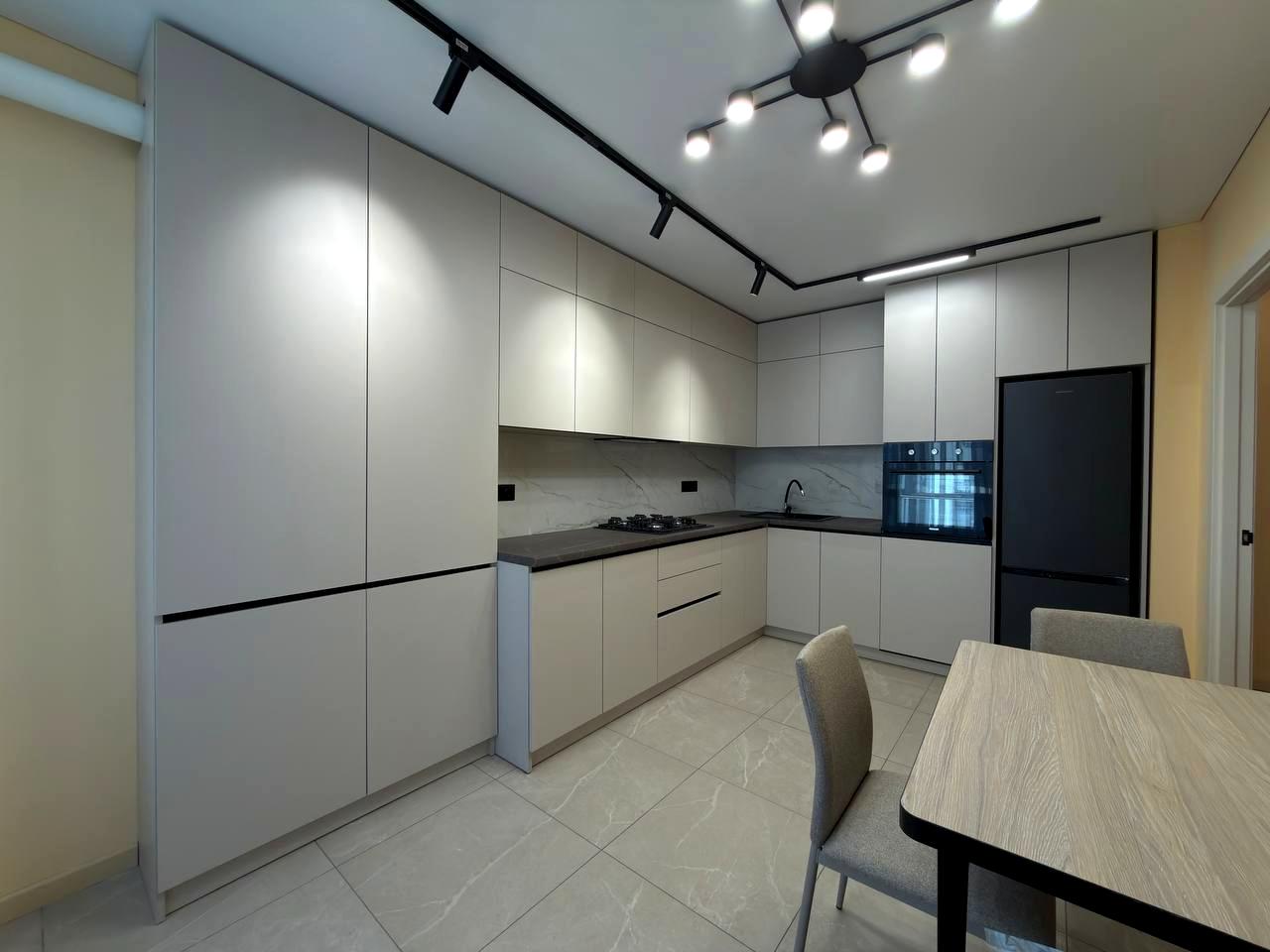 1867428963755298