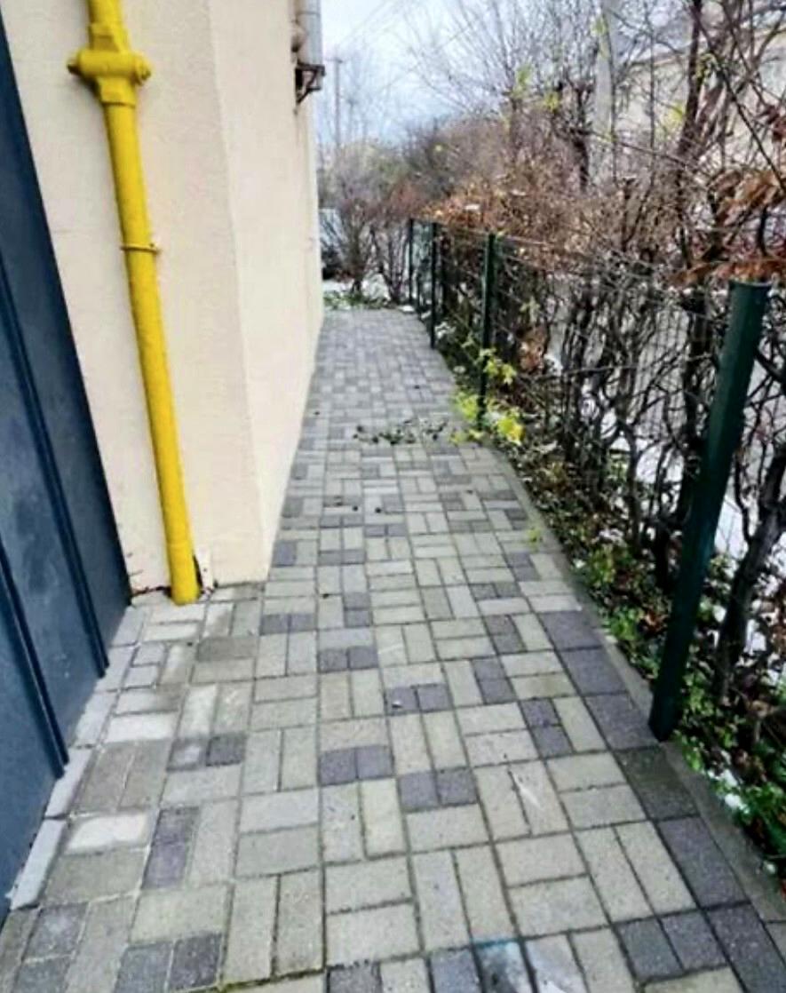 1867436621392910