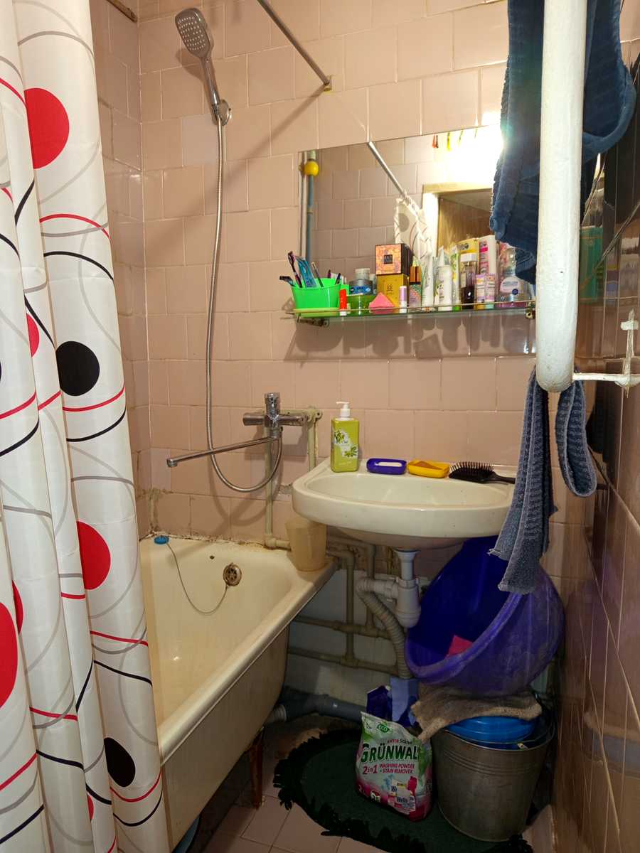 1867443759076883