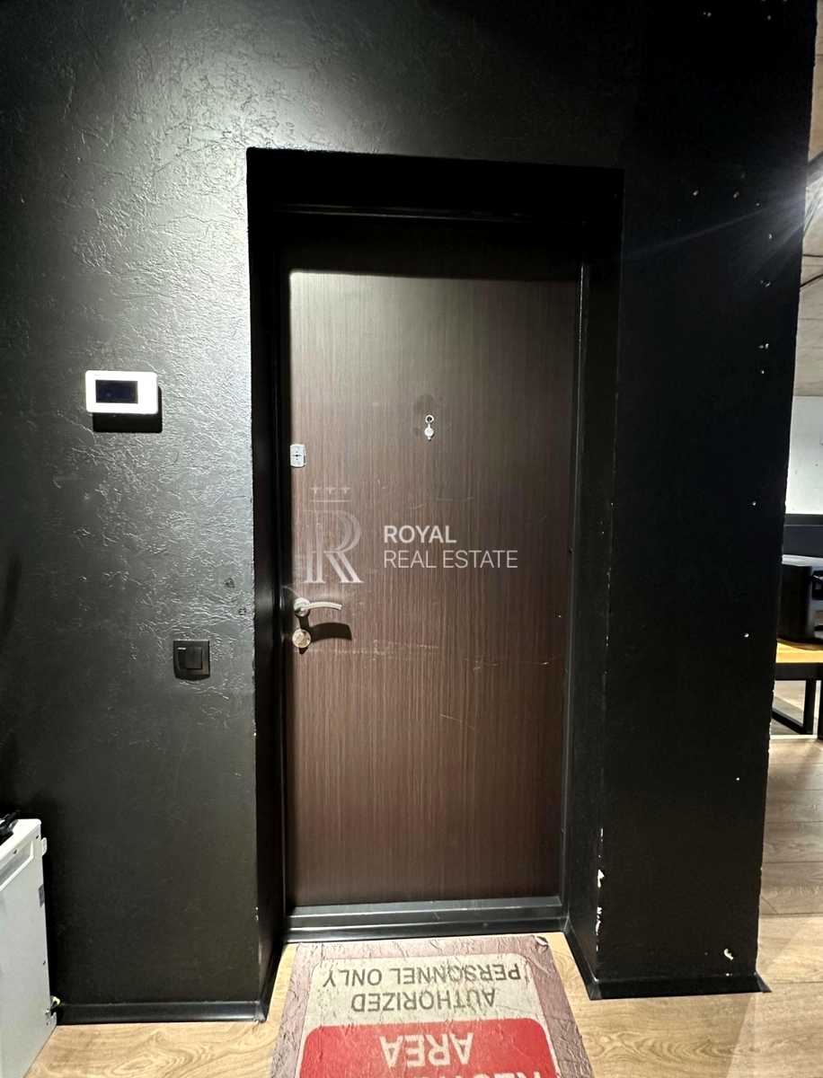 1867452937018463