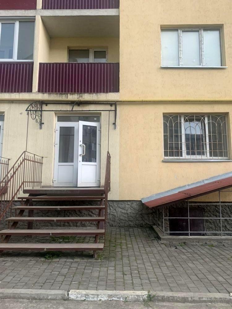 1867459962627374