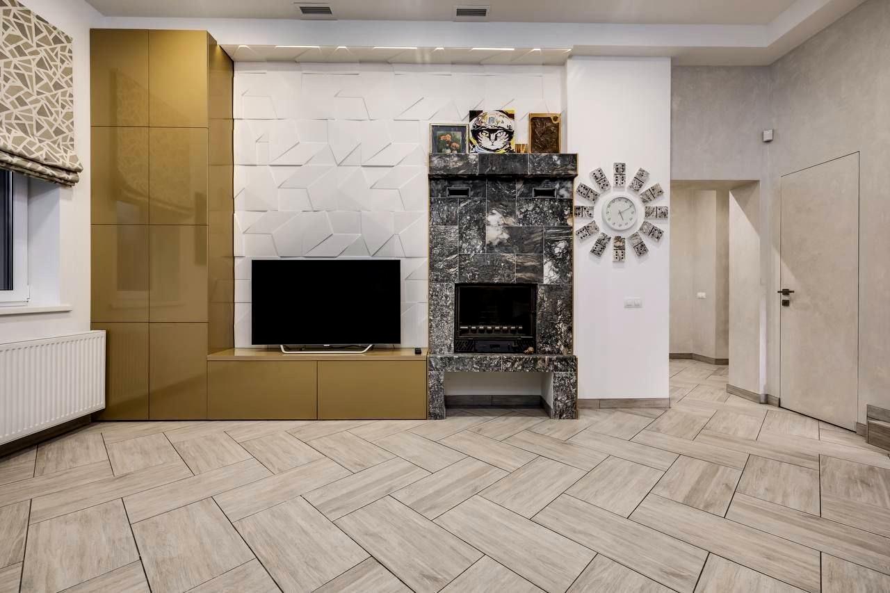 1867461100201878