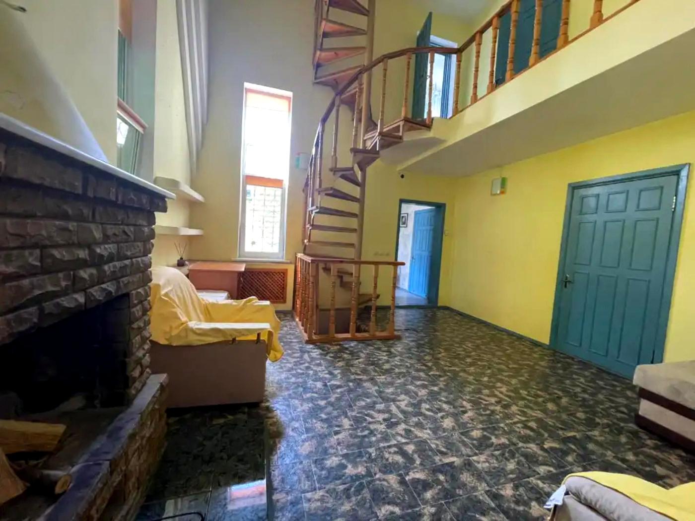 1867465057806671