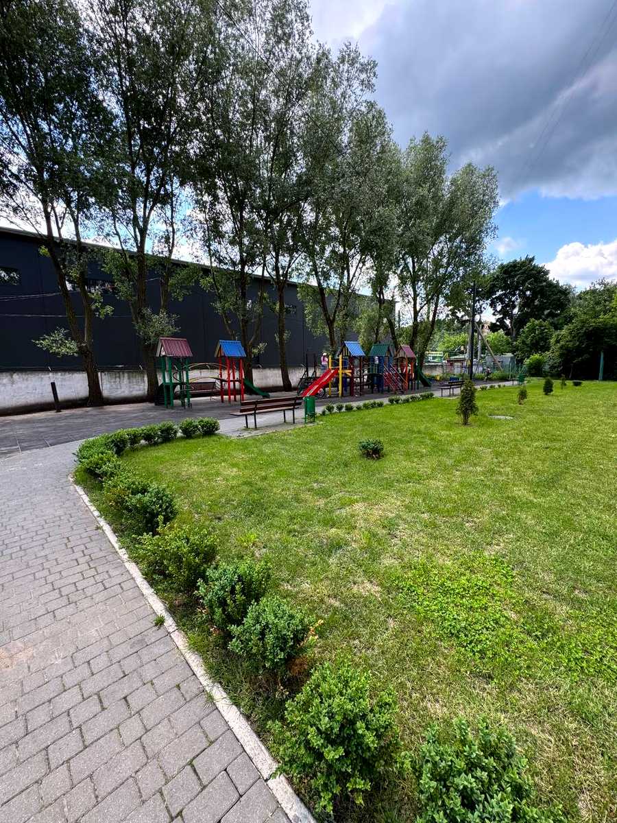 1867469948654853