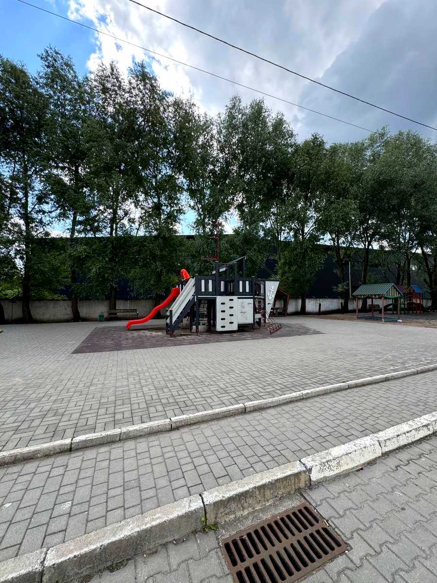 1867469948749615