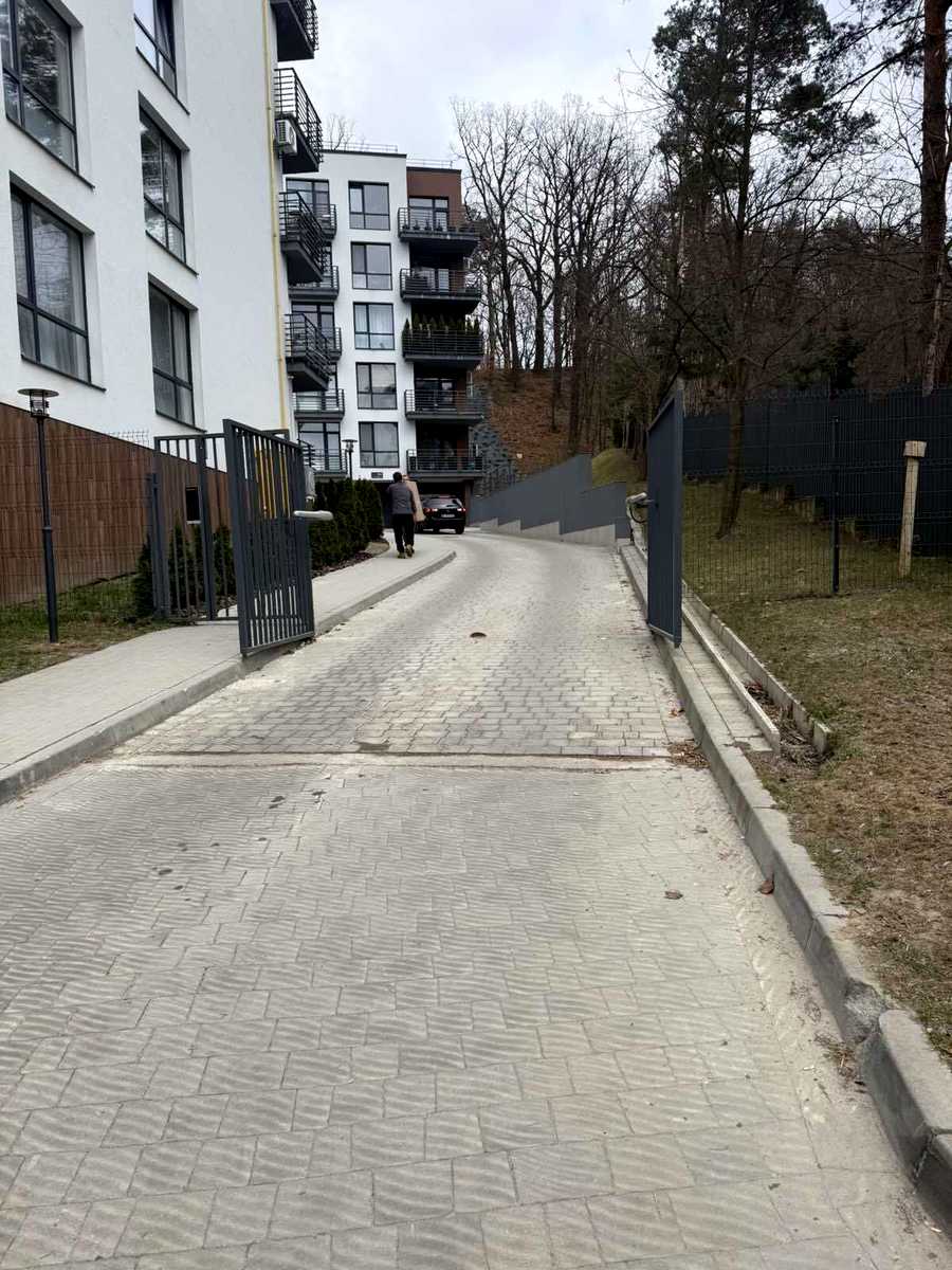 1867501741704009