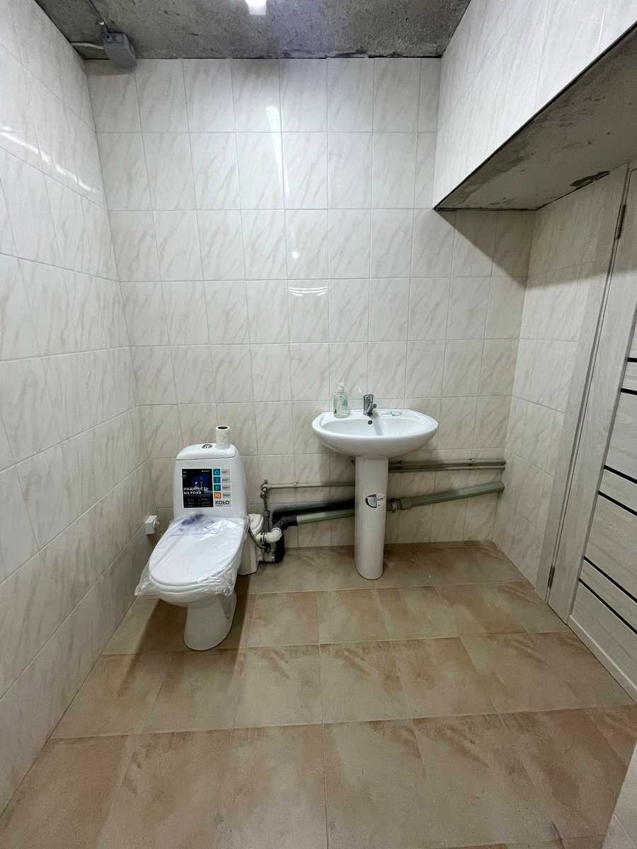 1867504777800346