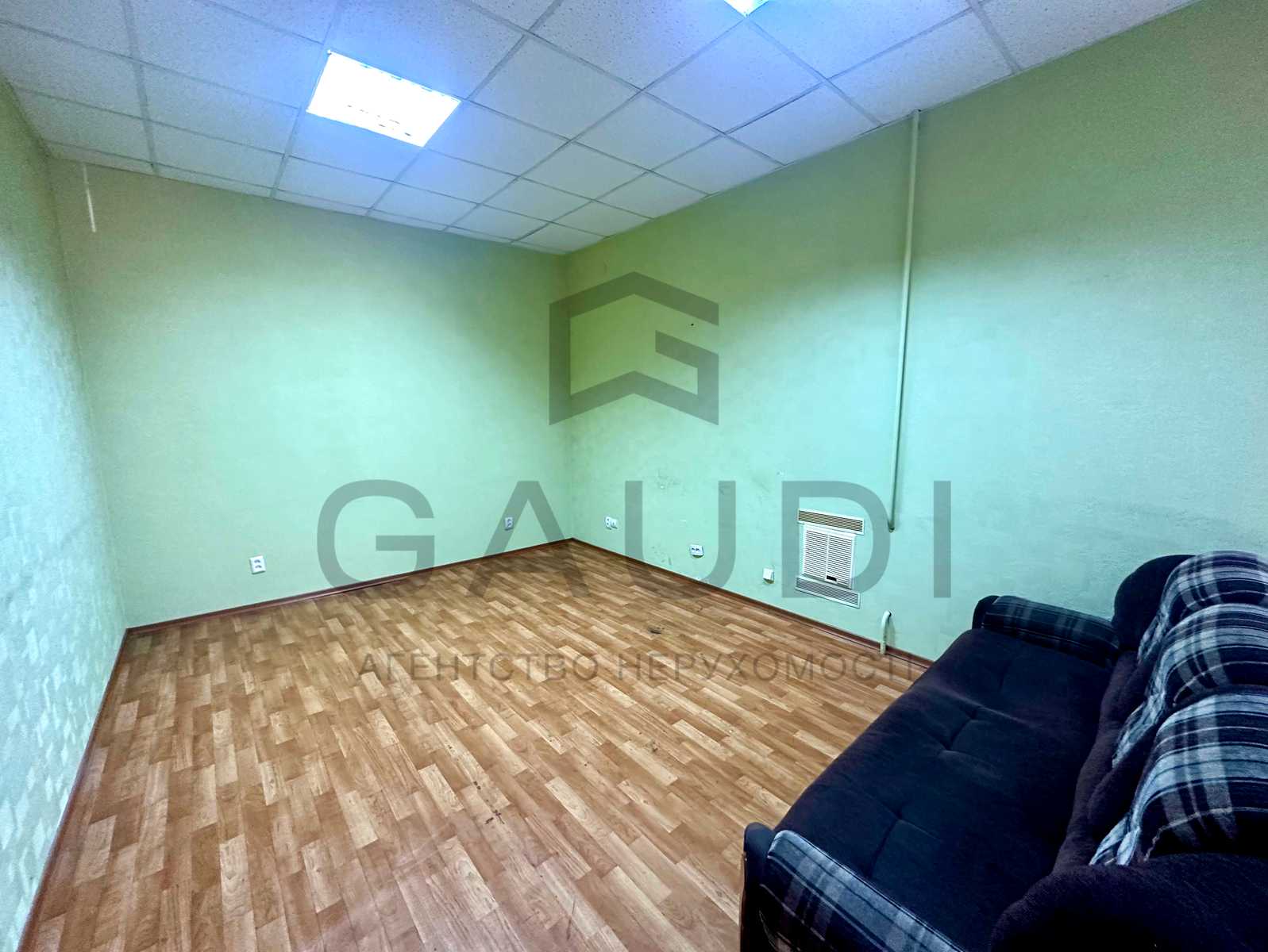 1867508875800702