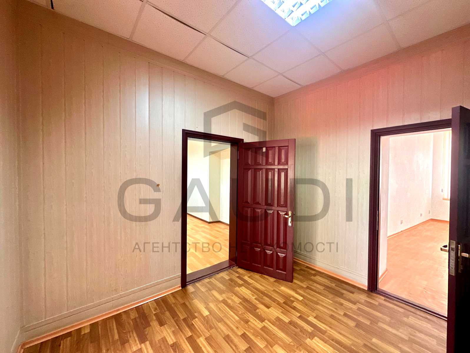 1867508893450376