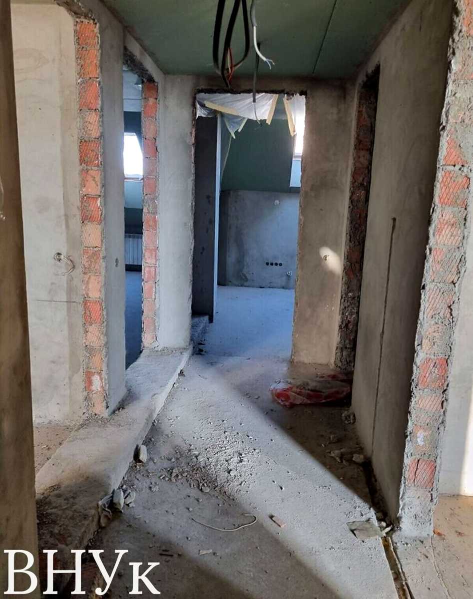 1867523578877748