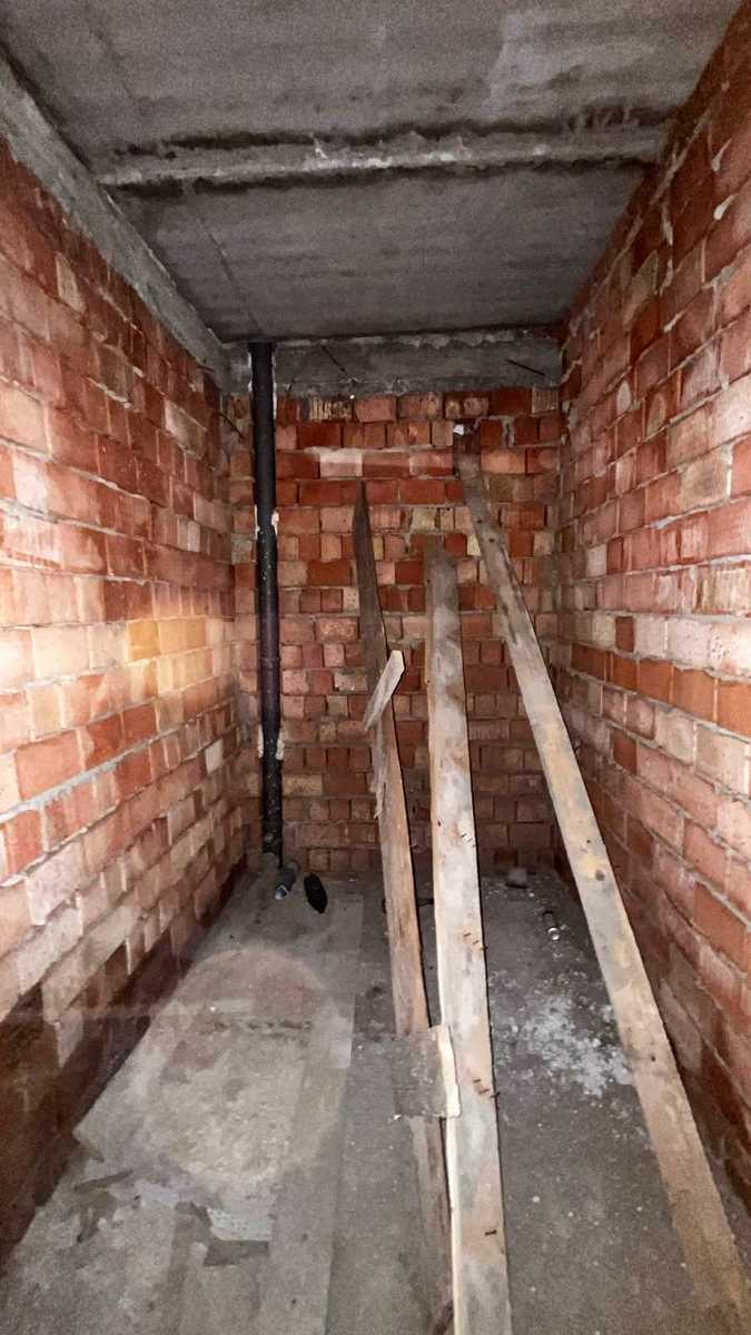 1867523677348843