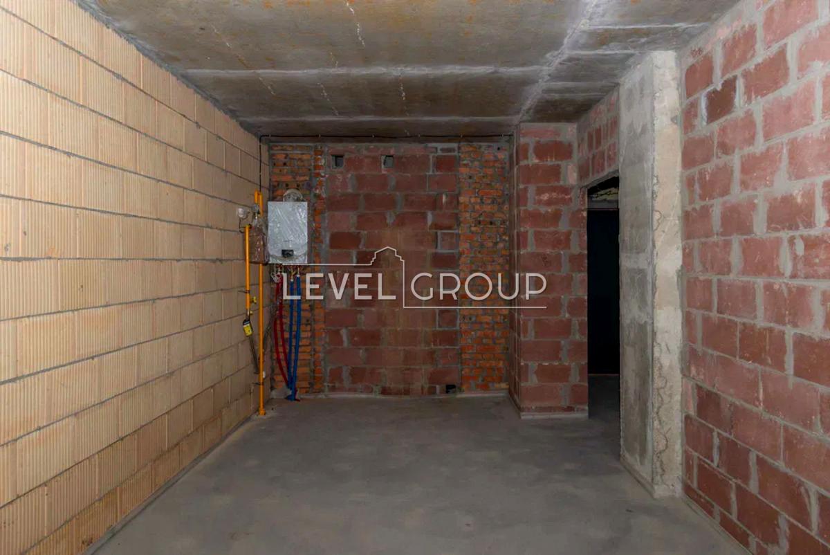 1867524942806211