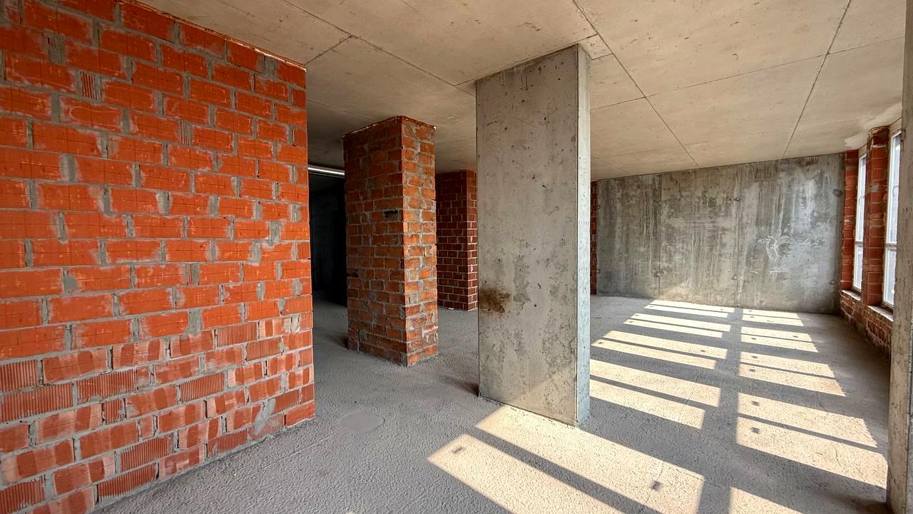 1867526295358942