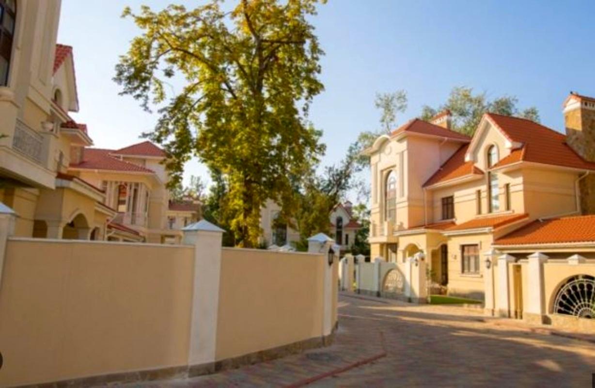 Будинок за адресою вул. Дмитрівська (площа 600 м²) - фото 3 Будинок за адресою вул. Дмитрівська (площа 600 м²) - Atlanta.ua - фото 3