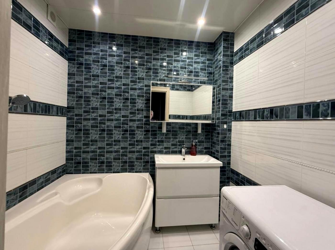 1867527023946371