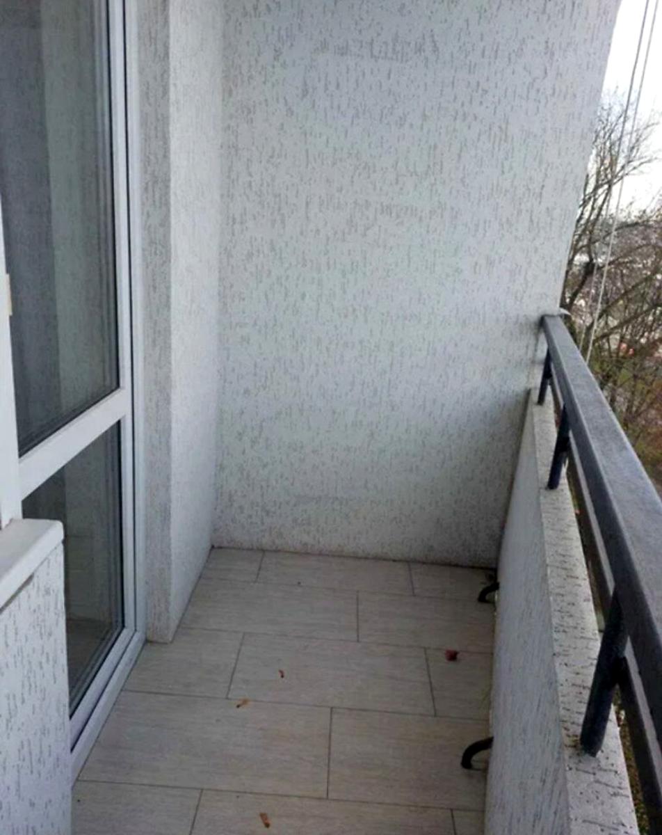 1867530312822289