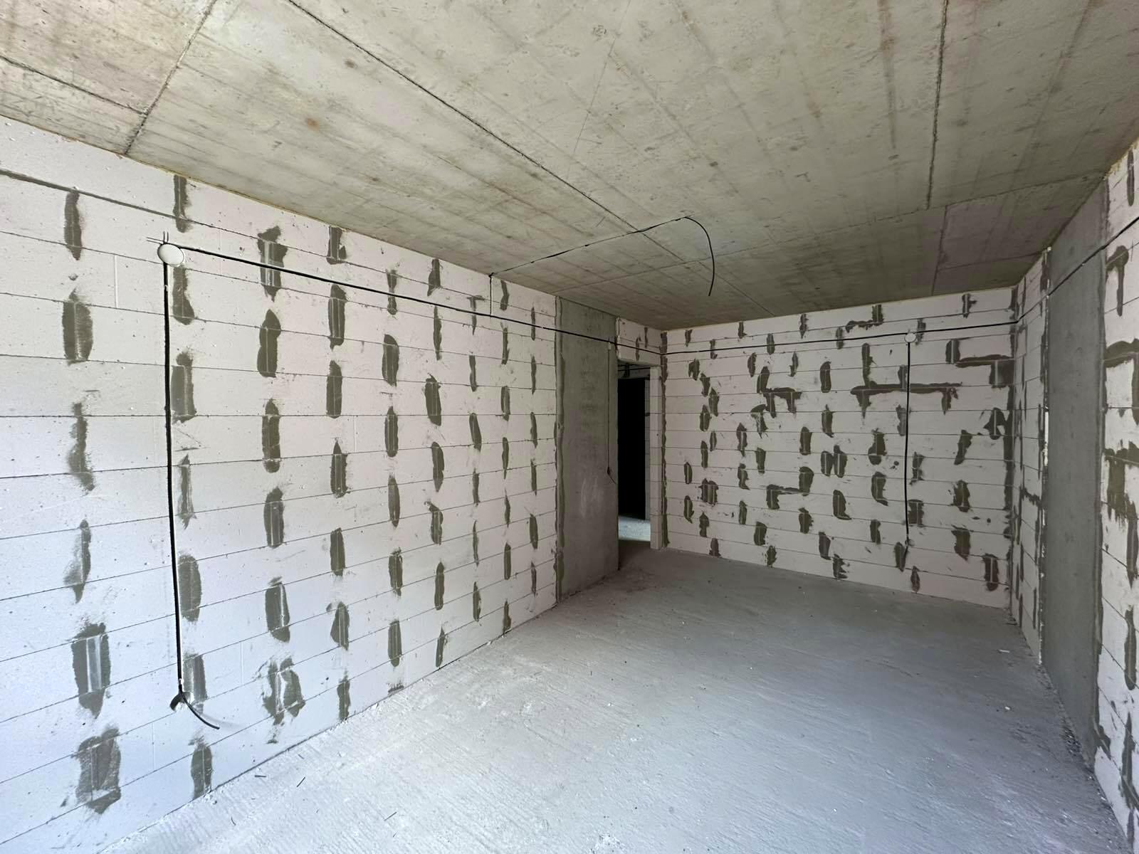 1867535007096596