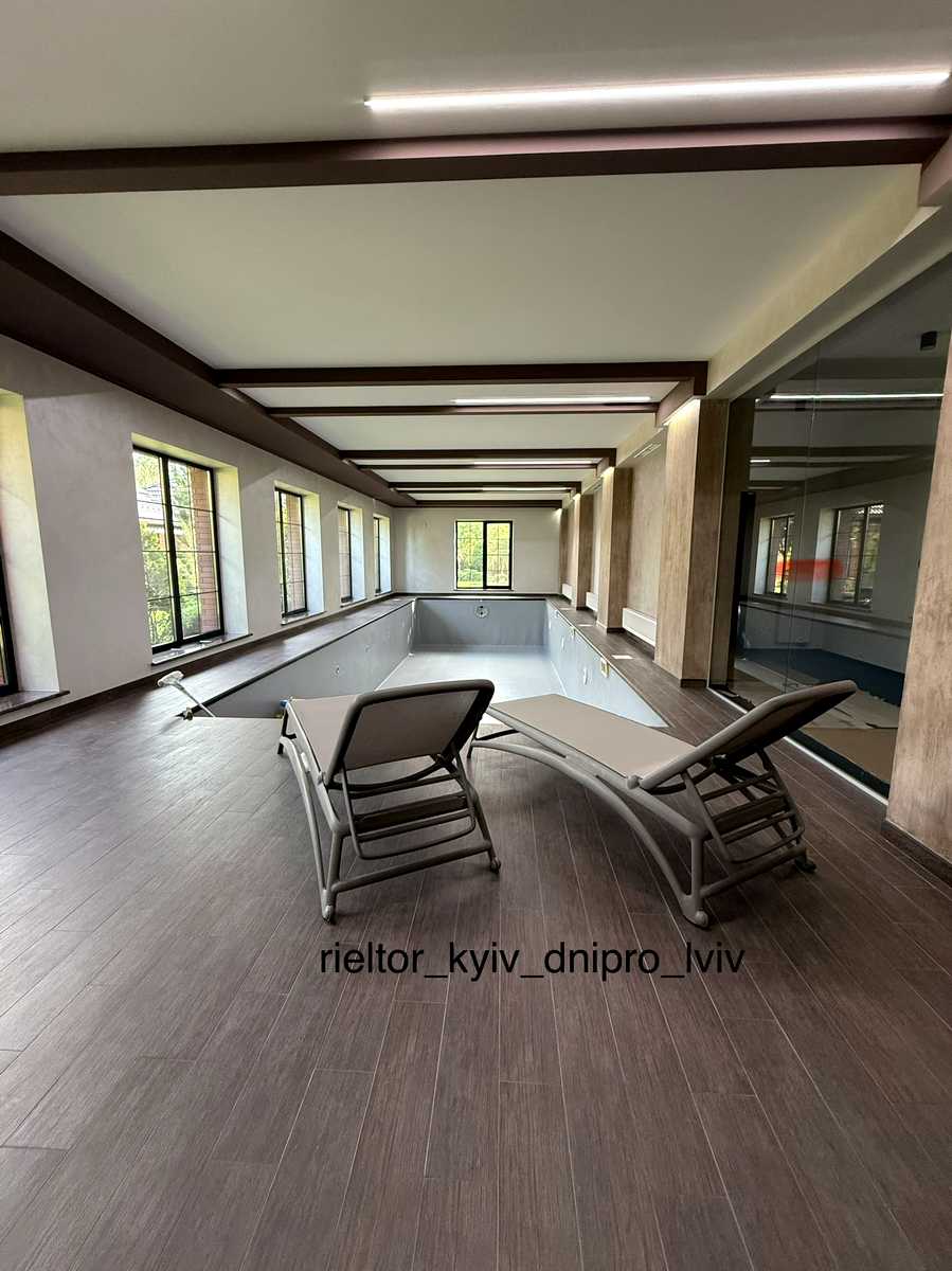 1867546925174583