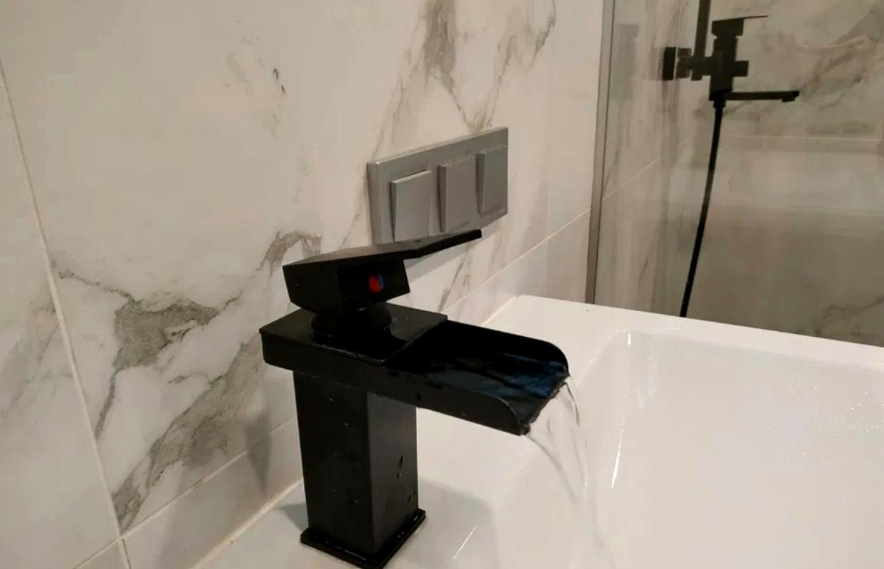 1867592840651439