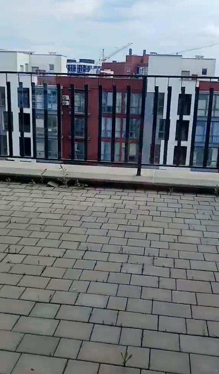 1867597888501304