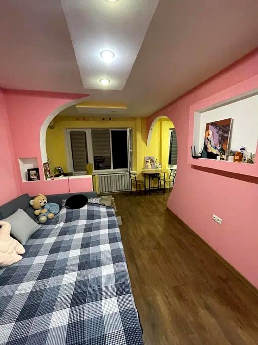 1867602317088049
